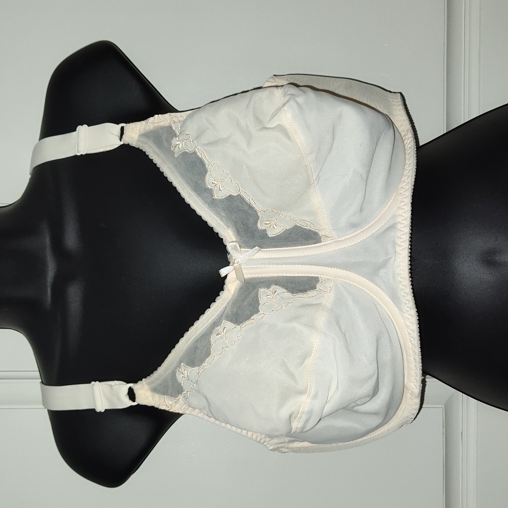 Bali Bra Size 36 DDD  Cream